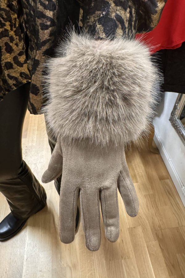 Härlig moccavante med päls i taupe